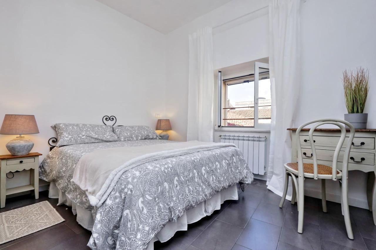 Monti Charming Apartment - Rome Short Let Service Exteriör bild