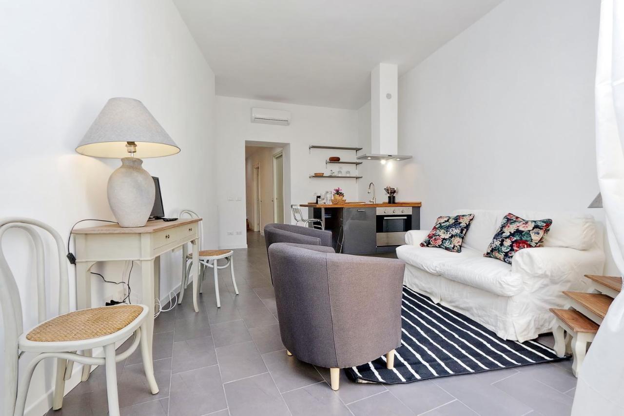 Monti Charming Apartment - Rome Short Let Service Exteriör bild