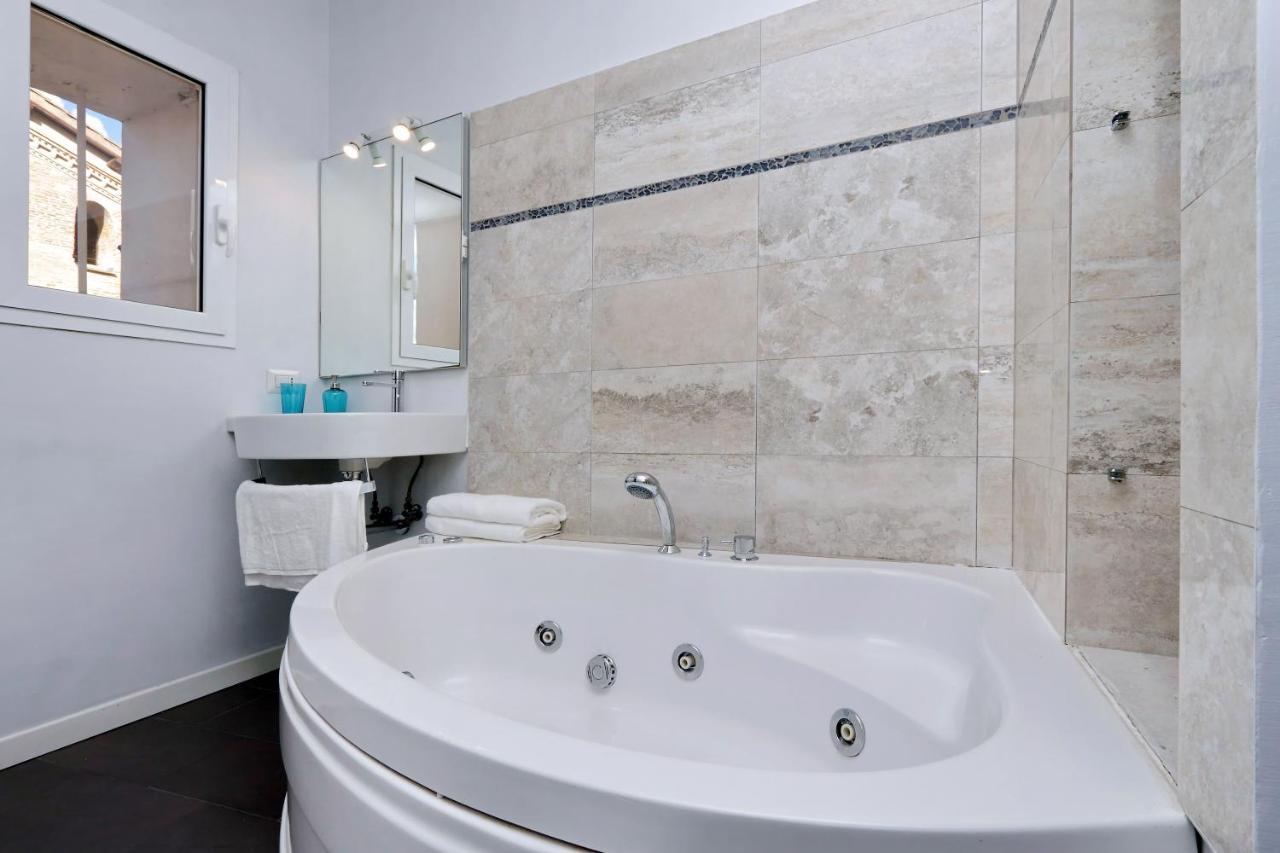 Monti Charming Apartment - Rome Short Let Service Exteriör bild