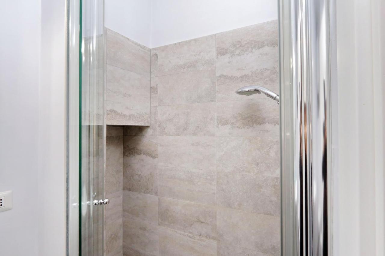 Monti Charming Apartment - Rome Short Let Service Exteriör bild